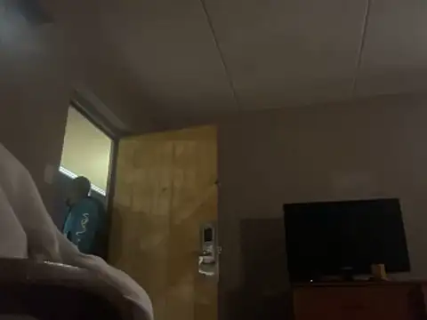 Stressreliever82 online show from April 4, 2026, 4:52 am