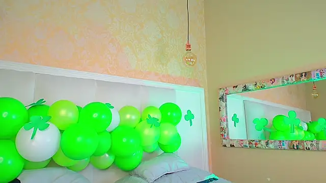 MichaelaCox online show from March 18, 2025, 1:57 am