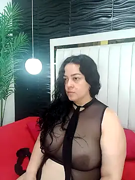 Snapshot of lucia_vonne_ chatting on January 14, 2025, 11:10 am lucia vonne online show from January 14, 2025, 11:10 am