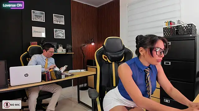 Office Naughty Girl online show from March 20, 2025, 4:42 pm