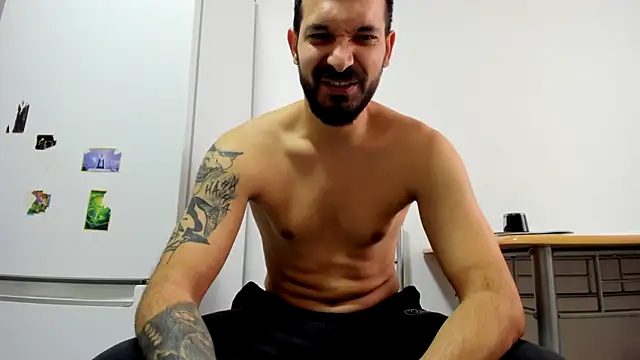 Snapshot of Alphamale91 chatting on March 3, 2026, 5:58 am Alphamale91 online show from March 3, 2026, 5:58 am