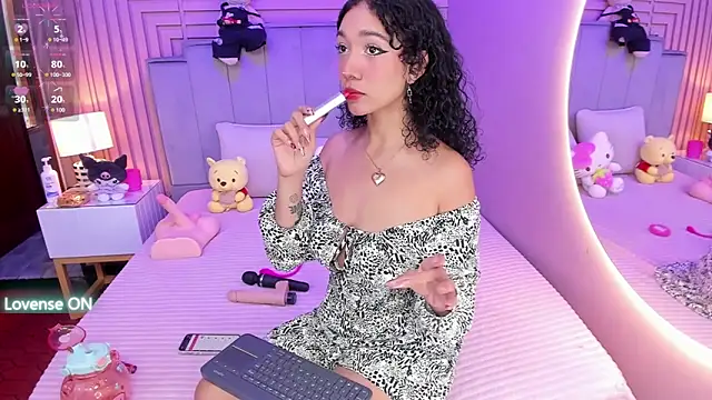 Snapshot of aline_cooper chatting on February 4, 2025, 7:44 pm aline cooper online show from February 4, 2025, 7:44 pm