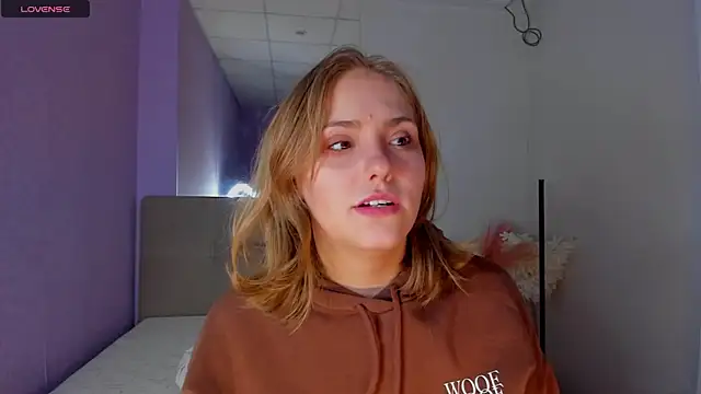 DellaRowe online show from September 25, 2025, 12:33 pm