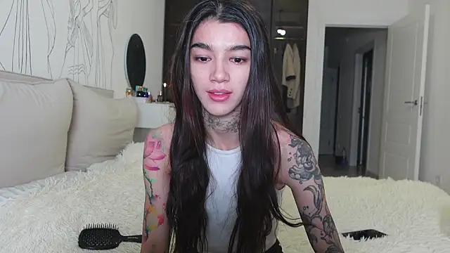 vinkitinkii online show from November 19, 2025, 5:40 am