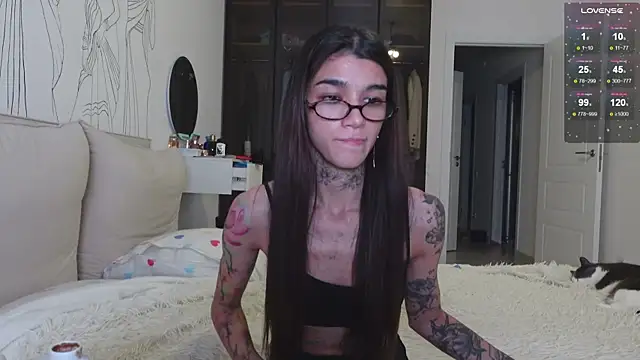 vinkitinkii online show from November 9, 2025, 4:22 pm