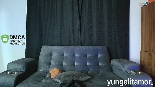 yungelitamor  online show from October 11, 2025, 5:41 am