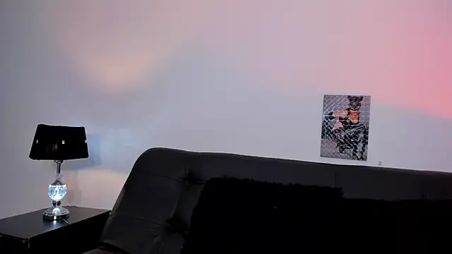 Snapshot of xhenisa_ chatting on February 1, 2025, 11:16 pm xhenisa online show from February 1, 2025, 11:16 pm