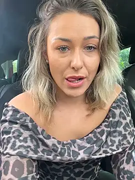 petrouchkaaa  online show from November 30, 2025, 10:16 am