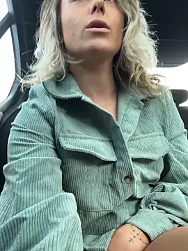 petrouchkaaa  online show from November 12, 2025, 9:57 am