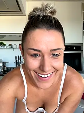 petrouchkaaa  online show from November 25, 2025, 8:58 am