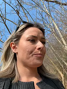 Snapshot of petrouchkaaa_ chatting on February 27, 2026, 12:05 pm petrouchkaaa online show from February 27, 2026, 12:05 pm