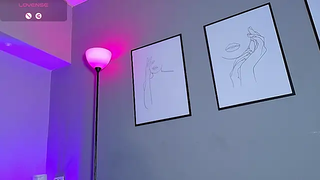 Snapshot of charlotteeruss chatting on February 20, 2025, 8:58 pm charlotteeruss online show from February 20, 2025, 8:58 pm