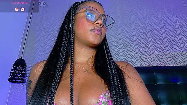 Snapshot of charlotteeruss chatting on March 22, 2025, 7:47 am charlotteeruss online show from March 22, 2025, 7:47 am