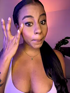 Snapshot of charlotteeruss chatting on October 9, 2025, 5:30 am charlotteeruss online show from October 9, 2025, 5:30 am