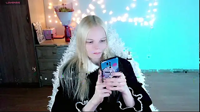 Emily Nyaffee online show from March 2, 2025, 11:50 pm