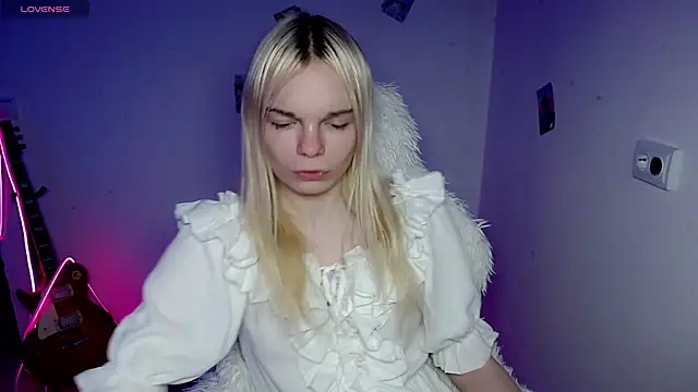 Emily Nyaffee online show from December 20, 2025, 8:39 am