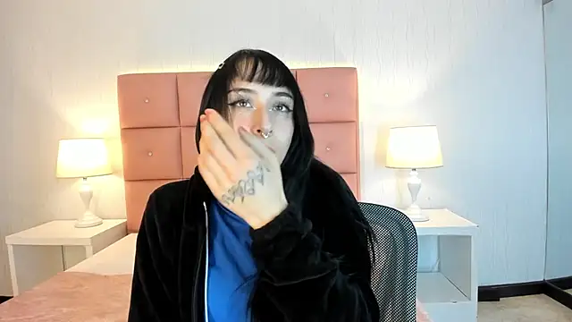 lhiamfit online show from February 27, 2025, 1:38 pm