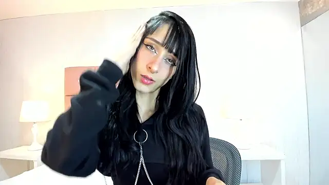 lhiamfit online show from March 5, 2025, 3:51 am