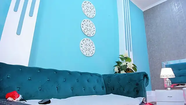 Snapshot of KarlynHoliss chatting on December 24, 2024, 12:22 pm KarlynHoliss online show from December 24, 2024, 12:22 pm