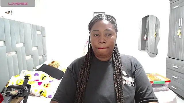 thickebonymilfF online show from April 19, 2026, 4:02 am