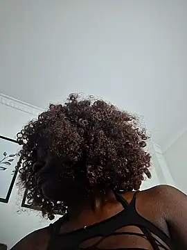 Snapshot of hornycreamybabe chatting on December 1, 2025, 11:11 am hornycreamybabe online show from December 1, 2025, 11:11 am