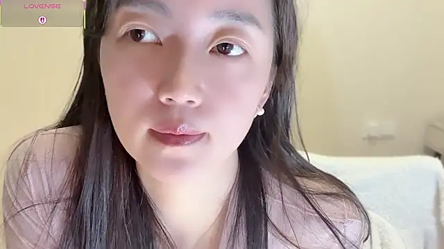 A-xena online show from December 19, 2025, 3:03 pm