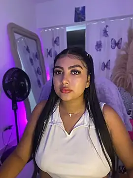 NatashaBrown12 online show from May 13, 2026, 3:19 pm