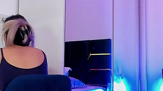 AllisonSweets online show from April 21, 2026, 10:44 am