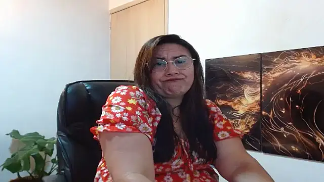 amalia brunette online show from September 18, 2025, 10:46 pm