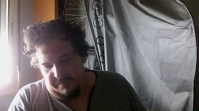 porkorossy online show from November 17, 2025, 9:13 am