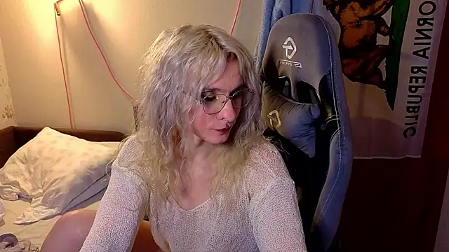 Lori Myaf online show from March 26, 2026, 5:11 pm