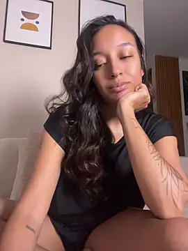 DianaHopson online show from July 2, 2026, 1:28 am