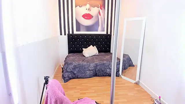 Shanelle   online show from September 22, 2025, 1:50 pm