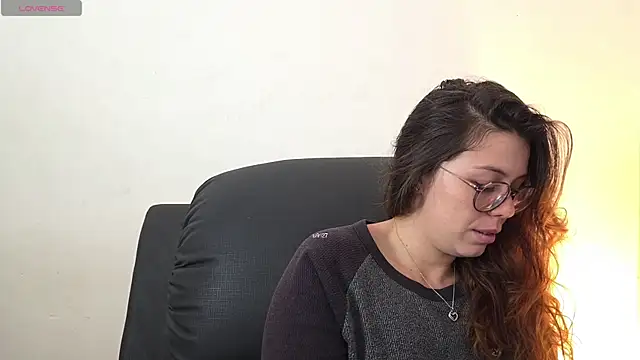 irinasweet27 online show from September 18, 2025, 1:14 pm