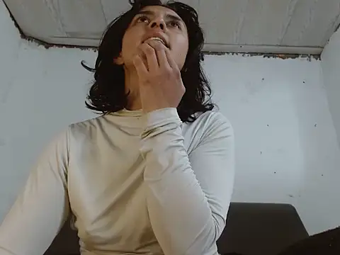 AngelaLinaresx69 online show from September 11, 2025, 6:19 pm