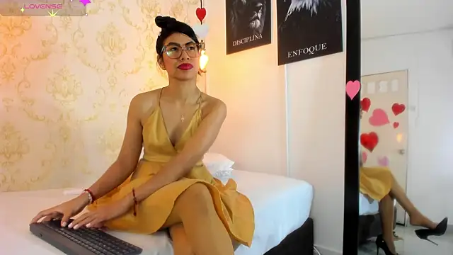 BRITANY WELLS  online show from February 18, 2026, 12:34 pm