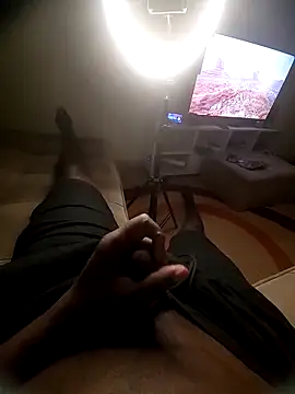 stive12e online show from February 5, 2025, 5:31 pm