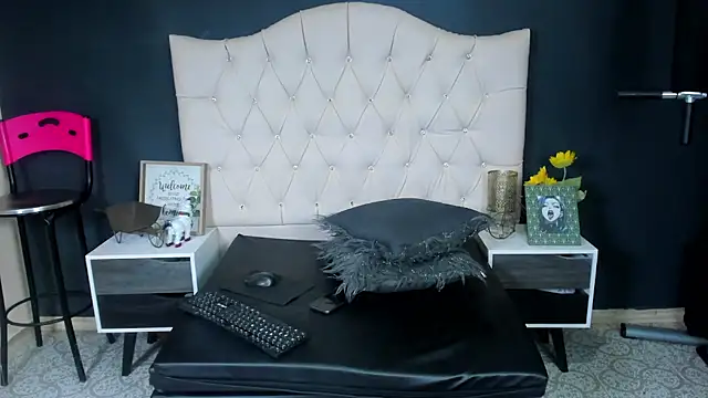 Andrys  online show from February 5, 2025, 10:55 pm