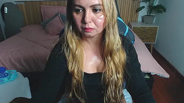 Snapshot of rose_meyer chatting on September 26, 2025, 7:54 pm rose meyer online show from September 26, 2025, 7:54 pm