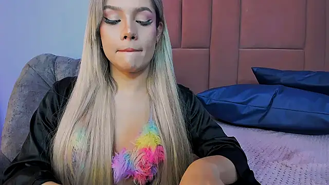 Snapshot of Keendall__ chatting on December 6, 2024, 4:44 pm Keendall online show from December 6, 2024, 4:44 pm