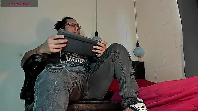 FuckHardlove online show from September 23, 2025, 6:37 pm