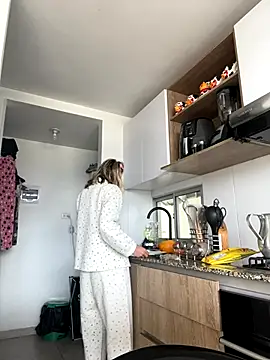 Ameellie online show from September 12, 2025, 4:29 pm