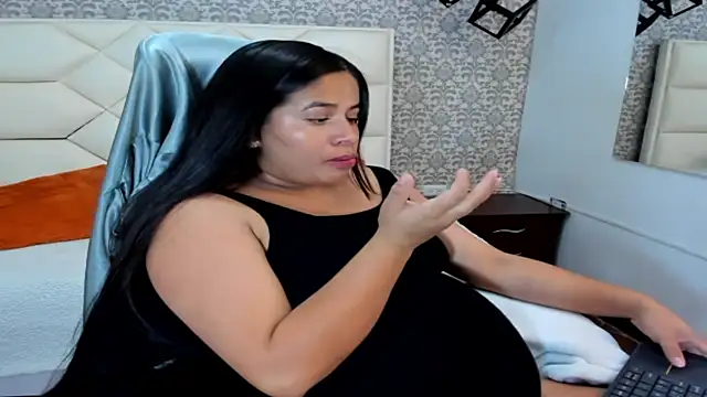 BiancaFlower online show from December 18, 2024, 7:41 pm