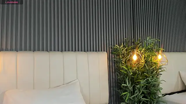 Snapshot of SaraRiley chatting on February 7, 2026, 8:39 pm SaraRiley online show from February 7, 2026, 8:39 pm