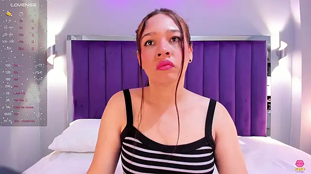 SaraRiley online show from September 22, 2025, 11:00 pm