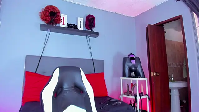 Coco Kiss online show from November 1, 2025, 3:06 pm