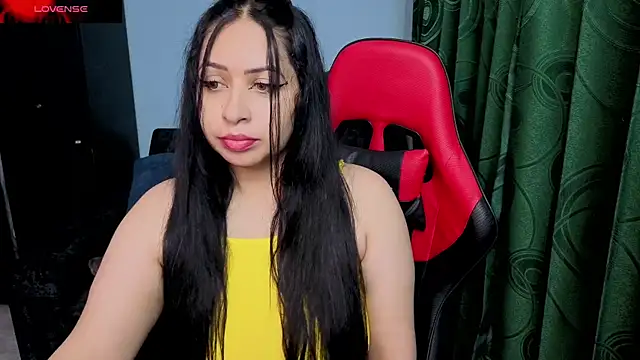 charlotee lovee69 online show from July 5, 2026, 4:19 am