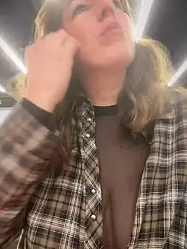 MommmyYummy online show from February 6, 2025, 5:09 pm