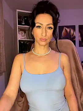 Snapshot of KatyEvanss chatting on October 14, 2025, 5:13 pm KatyEvanss online show from October 14, 2025, 5:13 pm