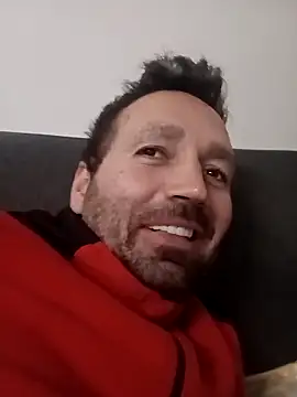 Snapshot of florin421 chatting on February 18, 2026, 6:37 pm florin421 online show from February 18, 2026, 6:37 pm